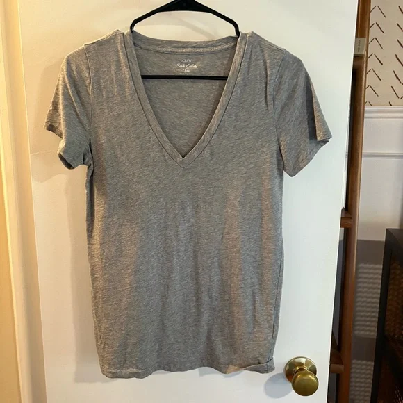 J.Crew Slub Cotton Short Sleeve V-Neck Tee Shirt - Picture 2 of 4
